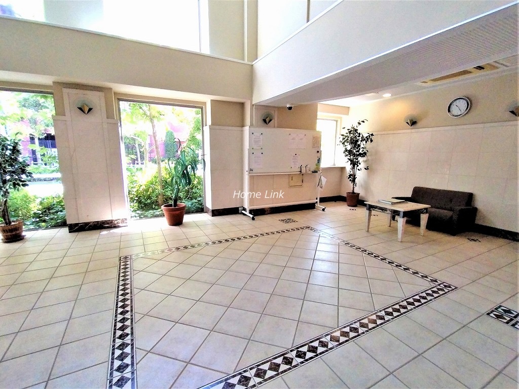 ライオンズガーデン東武練馬弐番館　エントランスホール